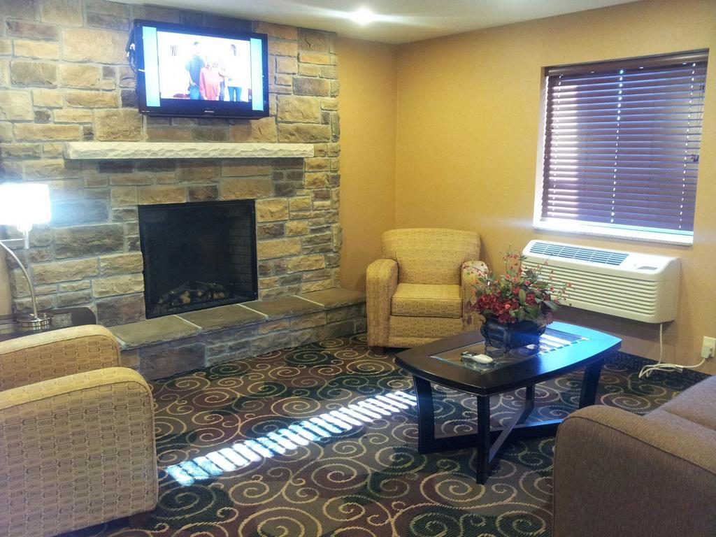 Cobblestone Inn & Suites - Hartington Exterior photo