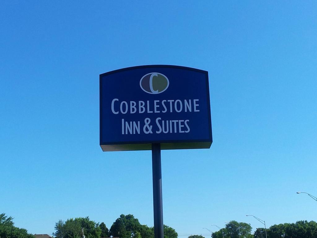 Cobblestone Inn & Suites - Hartington Exterior photo
